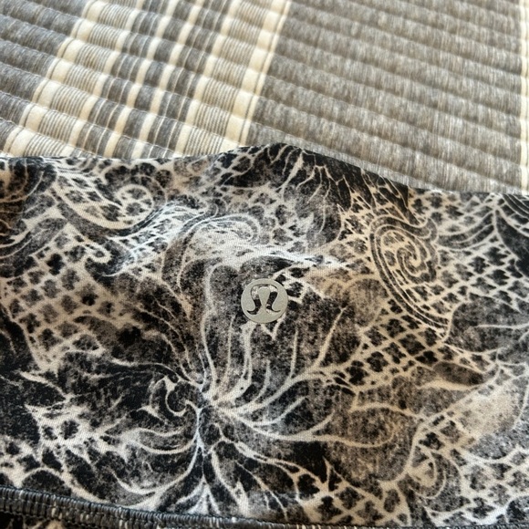 Lululemon Athletica Black and Gray Patterned Capris - Picture 6 of 7